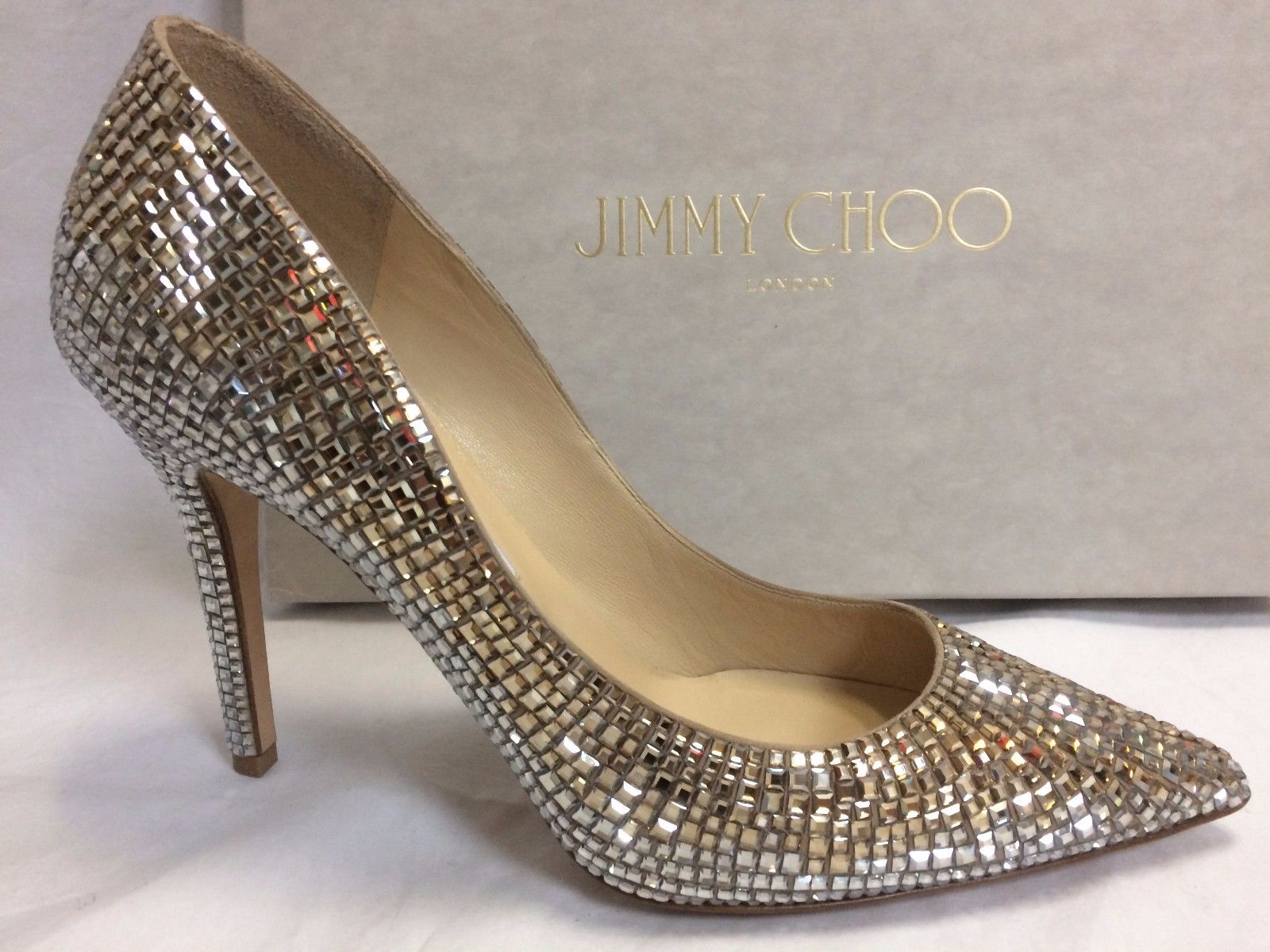 Chaussures à talons Jimmy Choo : Top 5 modèles de créateurs les plus chers ! 