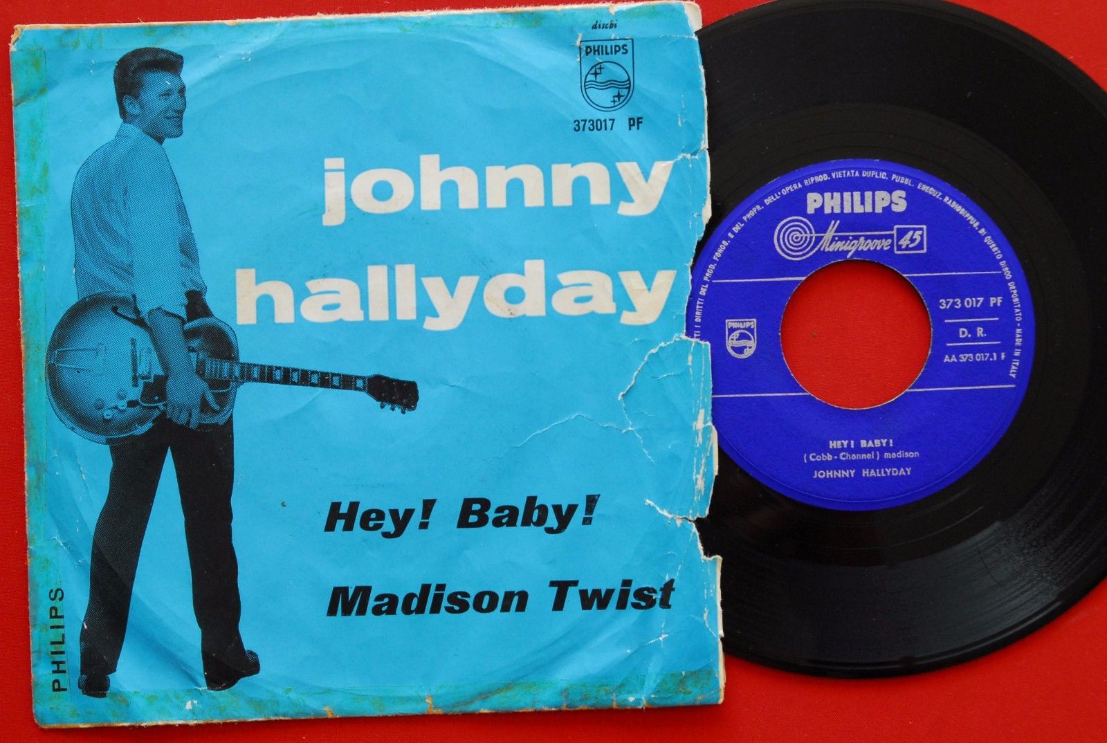 Top 5 objets collectors les plus chers de Johnny Hallyday récemment vendus sur eBay